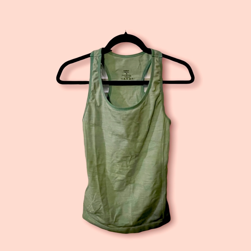 Disbest women’s yoga tank top